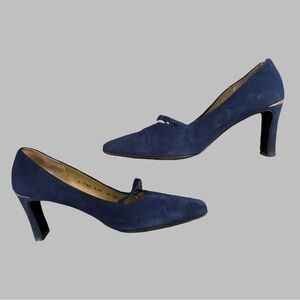 ST. JOHN Women’s Vintage Suede Square Toe Block Heels